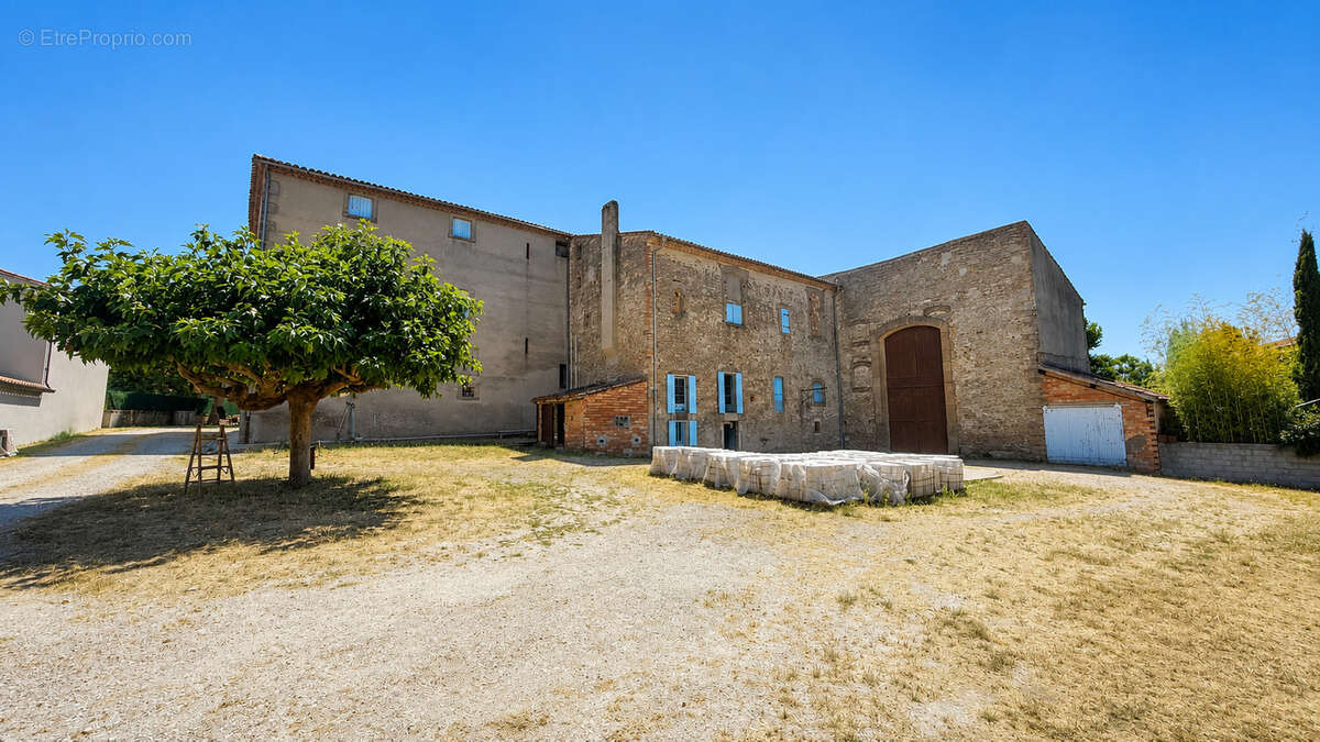 Chateau de caractere au coeur du razes - photo 2