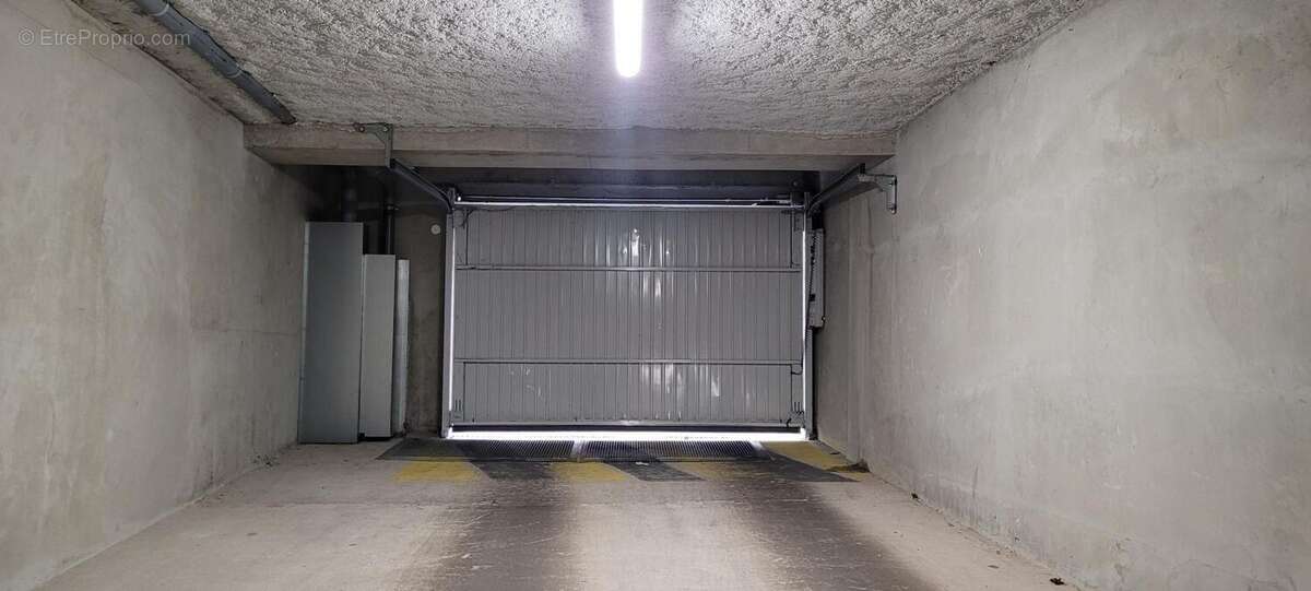 Parking à LYON-4E