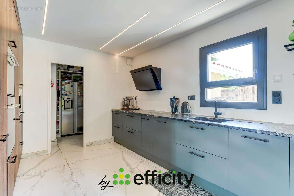 Maison 183 m² à Genas  - photo 10