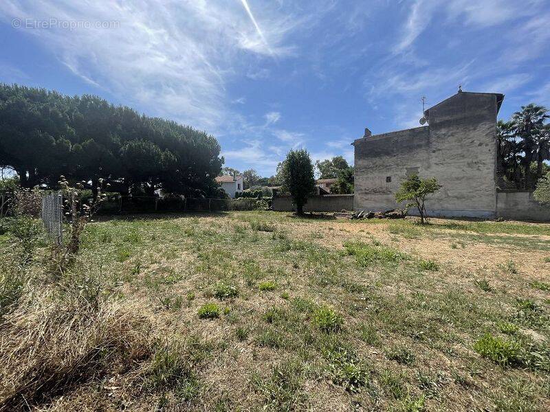 Terrain à SAINTE-MARIE