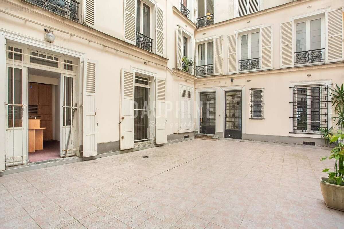 Appartement à PARIS-14E