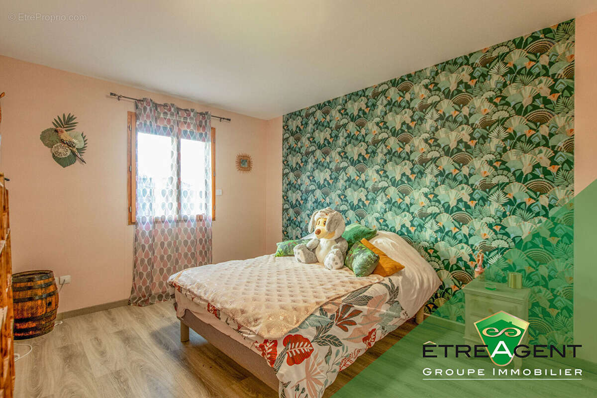 Maison à SAINT-CYR-DE-SALERNE