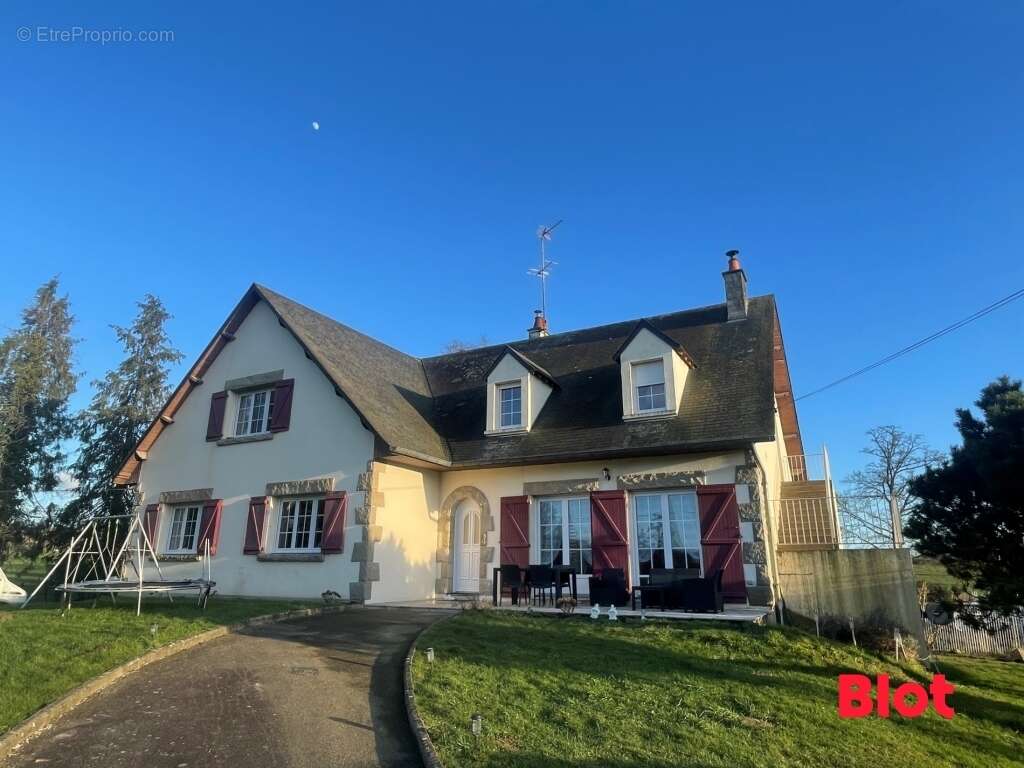 Maison à LA CHAPELLE-JANSON