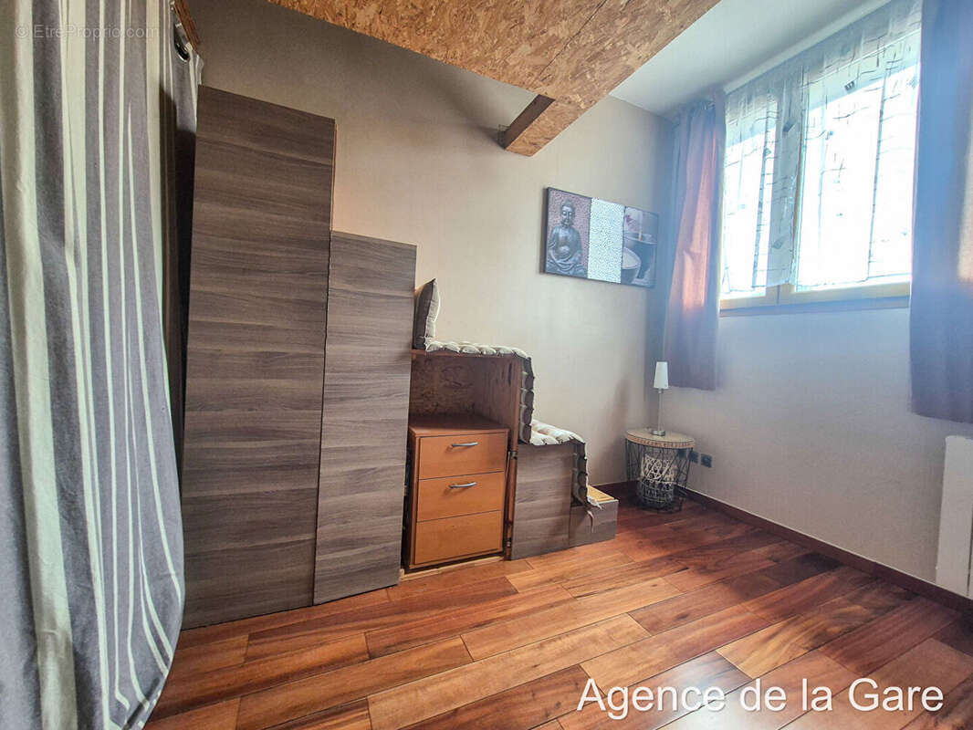 Appartement à SARTROUVILLE