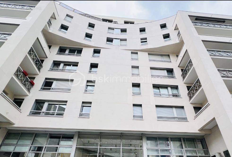 Appartement à CHARENTON-LE-PONT