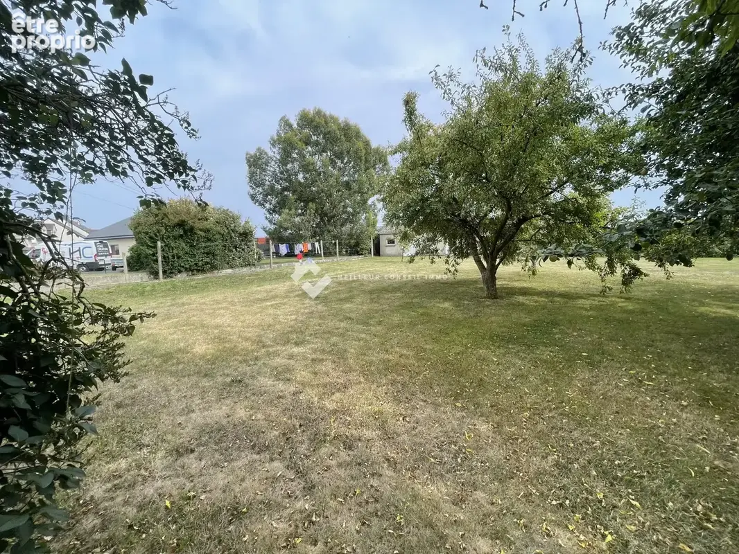 Terrain à TREGUEUX