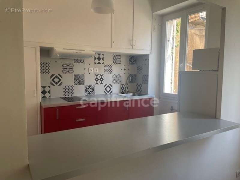 Appartement à MARSEILLE-5E
