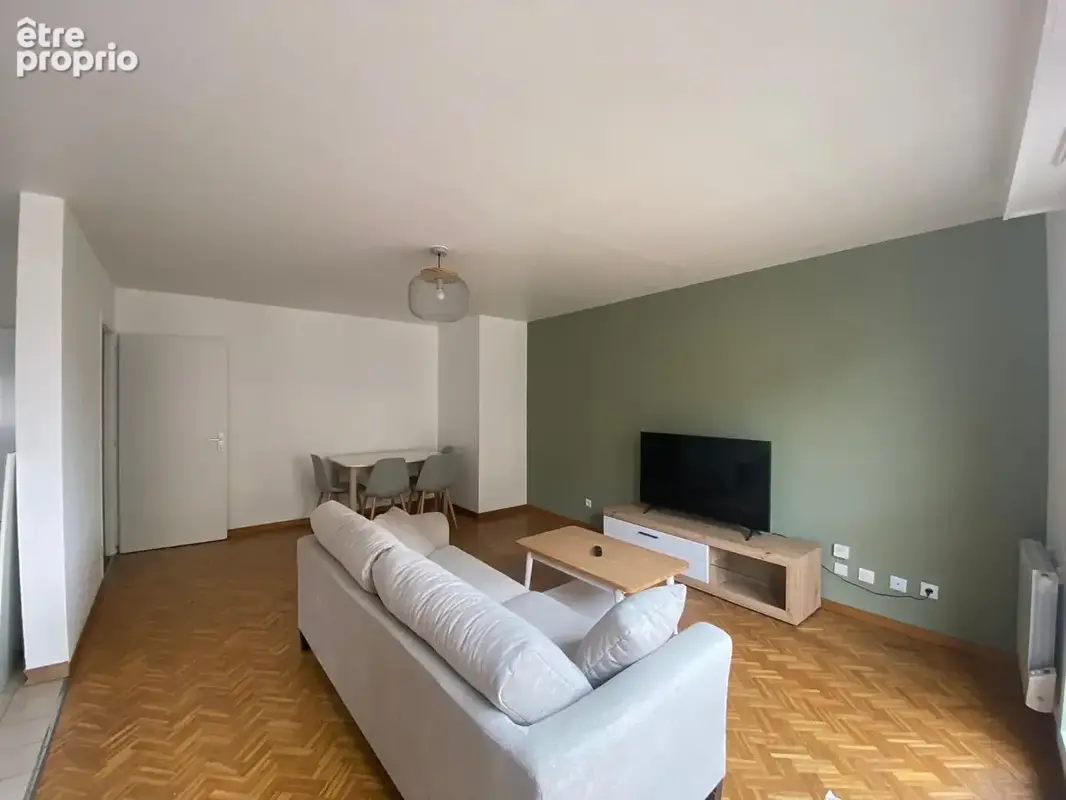 À vendre à Annemasse, Beau T3 meublé à deux pas de la gare et du tramway - photo 3