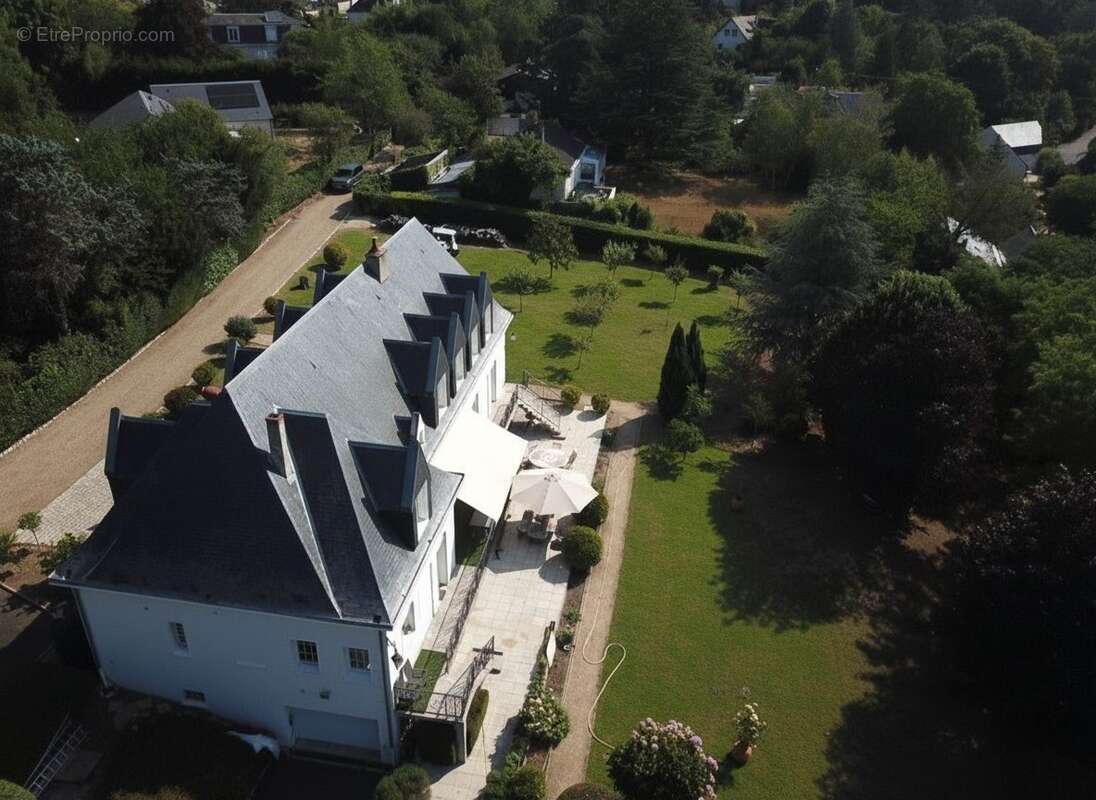 Maison 285 m² à Saint-Cyr-Sur-Loire  - photo 2