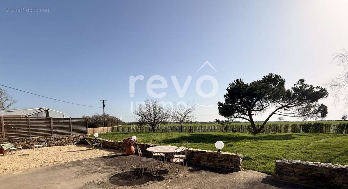 Superbe vue campagne pour cette longère en pierres rénovée - photo 3