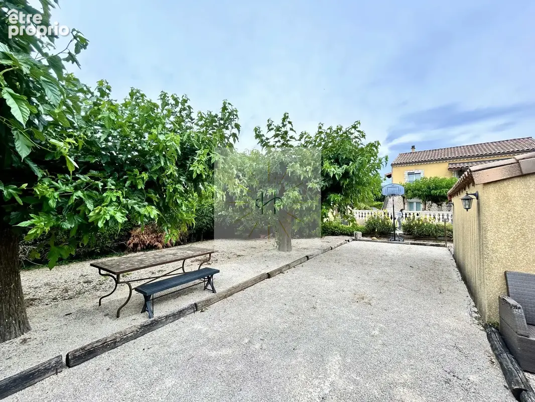 Maison 6 pièces 290 m² à vendre à La Garde-Adhemar (26700) - photo 6