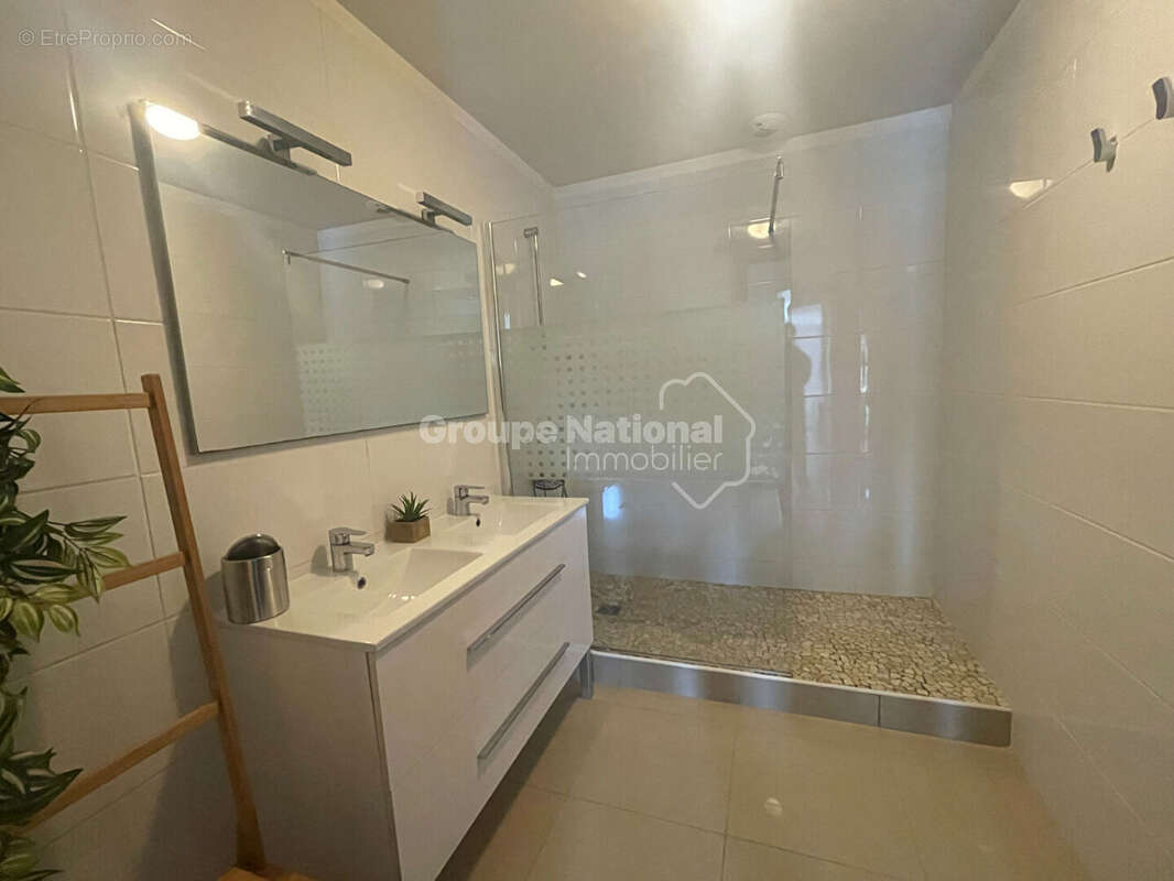 Appartement à CARRY-LE-ROUET