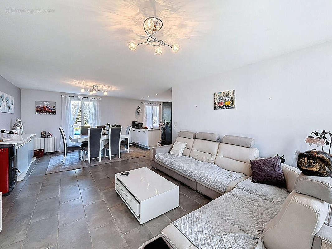 Maison à SAINT-SAMSON-DE-LA-ROQUE