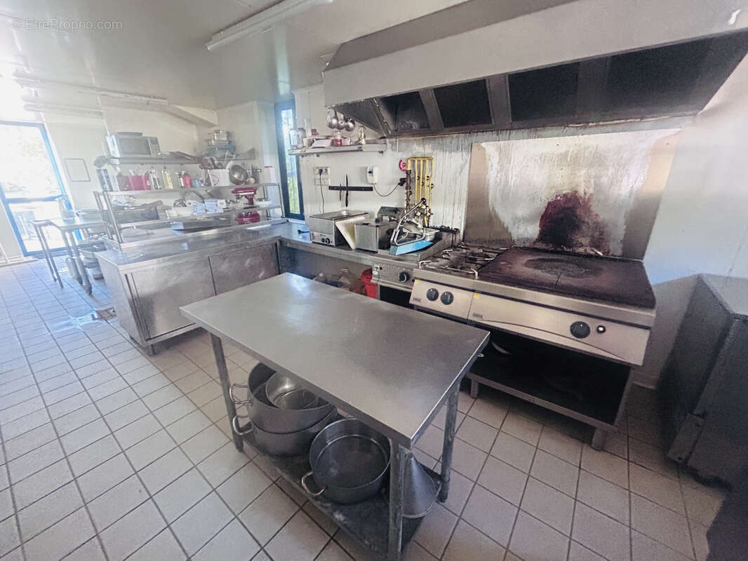 Commerce à RAZAC-SUR-L'ISLE