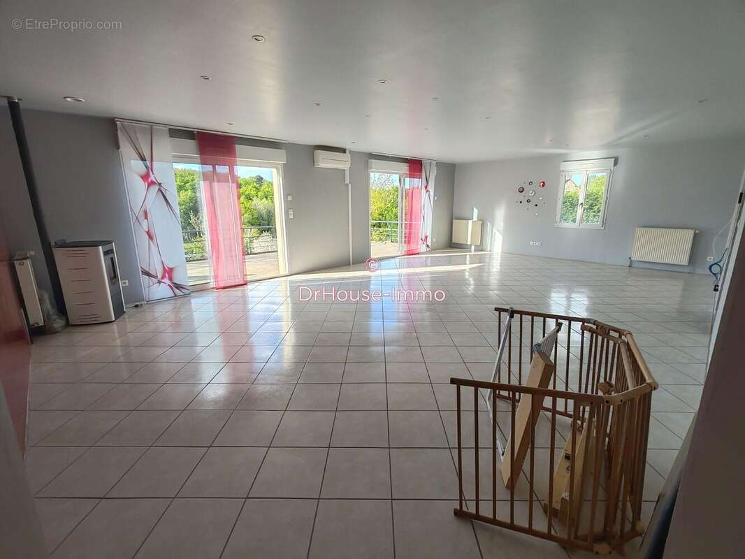 Maison à SAINT-REMY-SUR-CREUSE