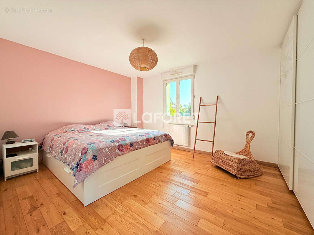 Maison à SAINT-LEU-D&#039;ESSERENT