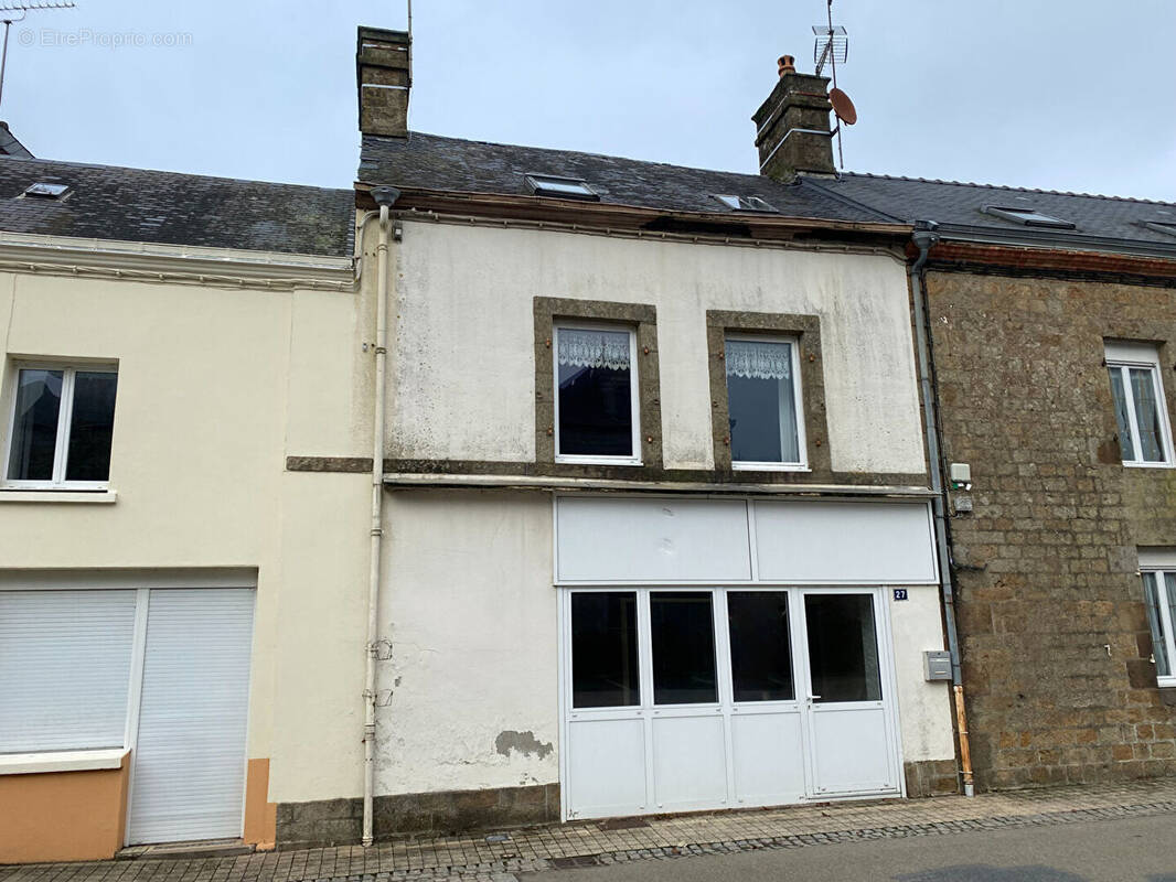 Maison à SAINT-DENIS-DE-GASTINES