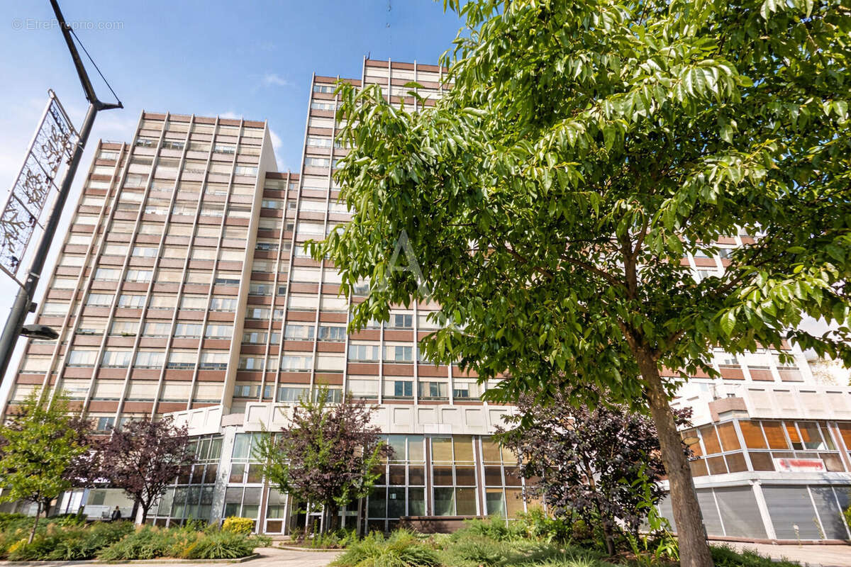 Parking à IVRY-SUR-SEINE