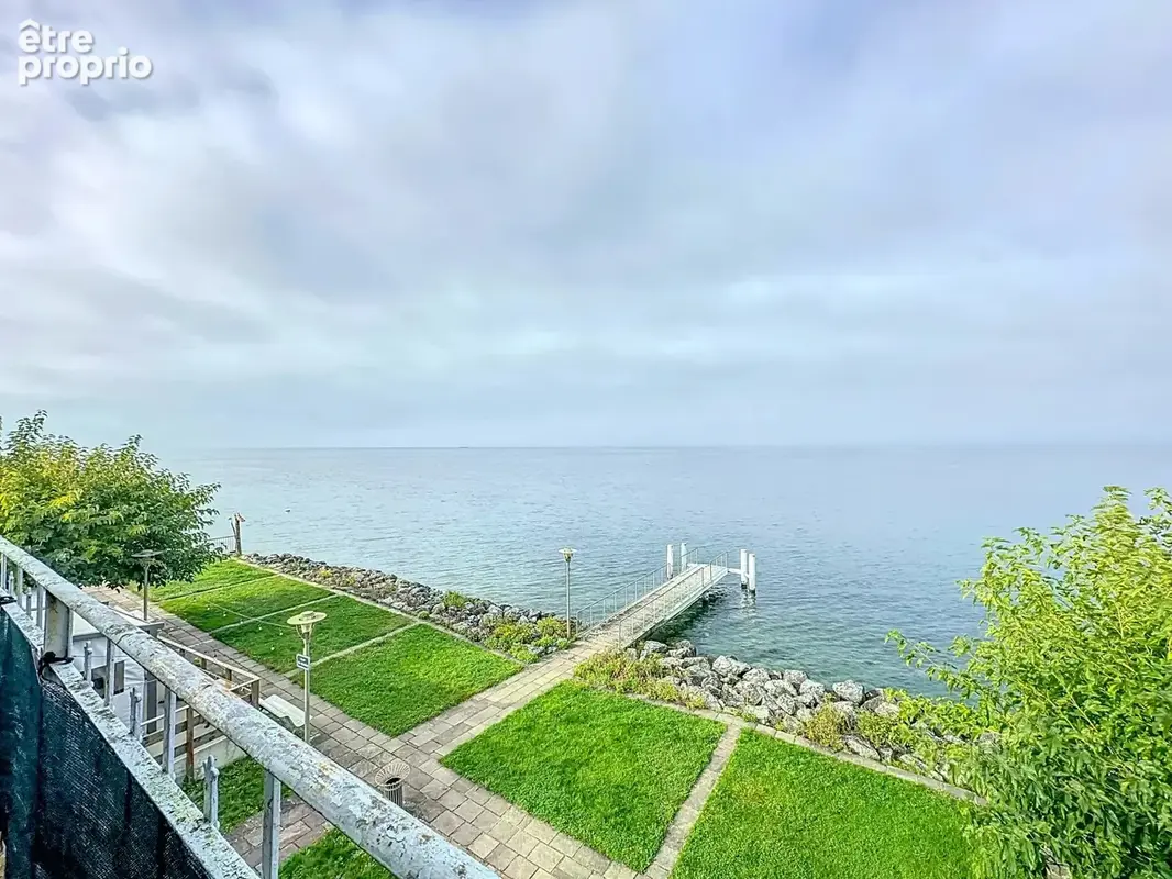 Immeuble « pieds dans l'eau » secteur Évian-les-Bains - photo 2