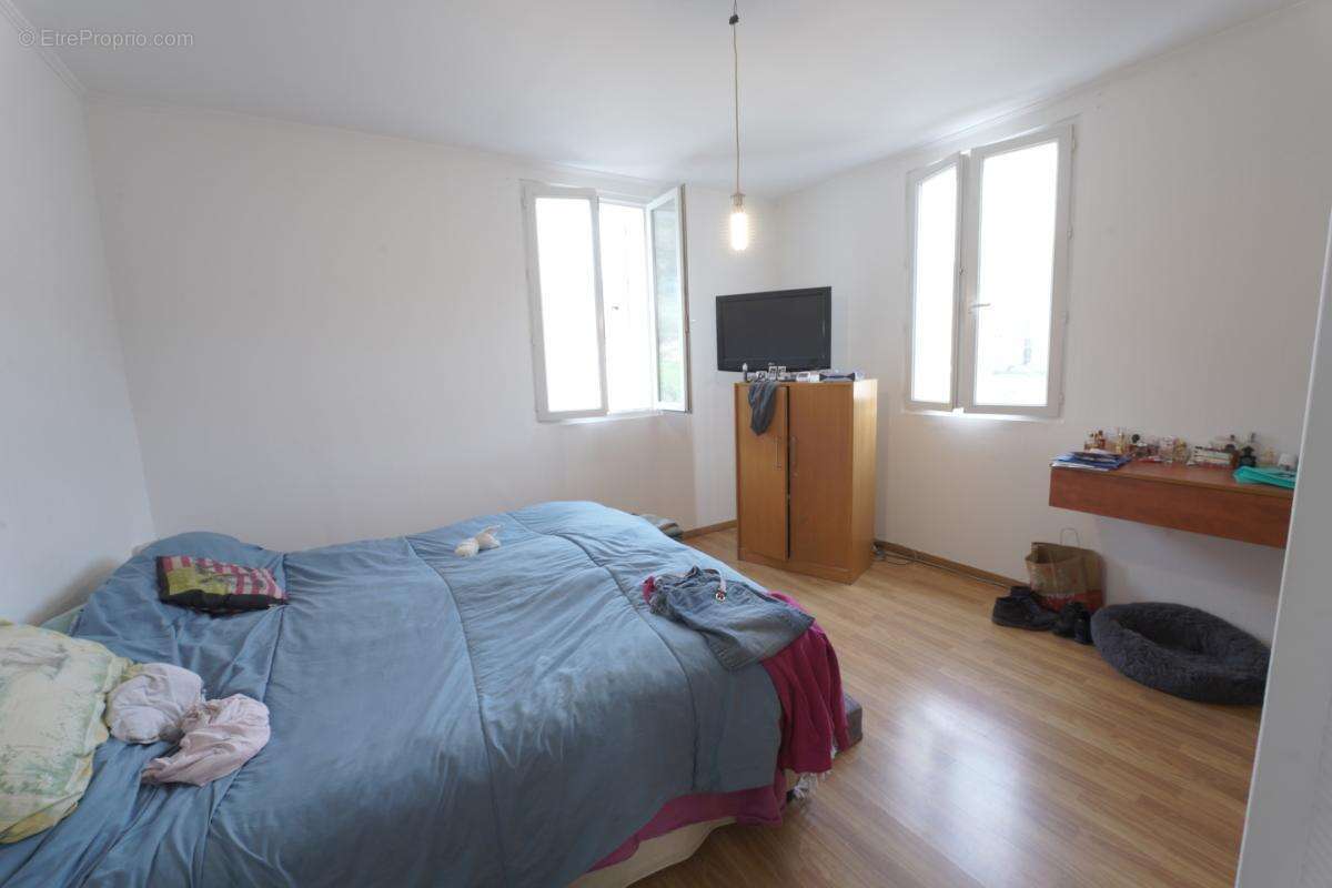 Appartement à CONTES
