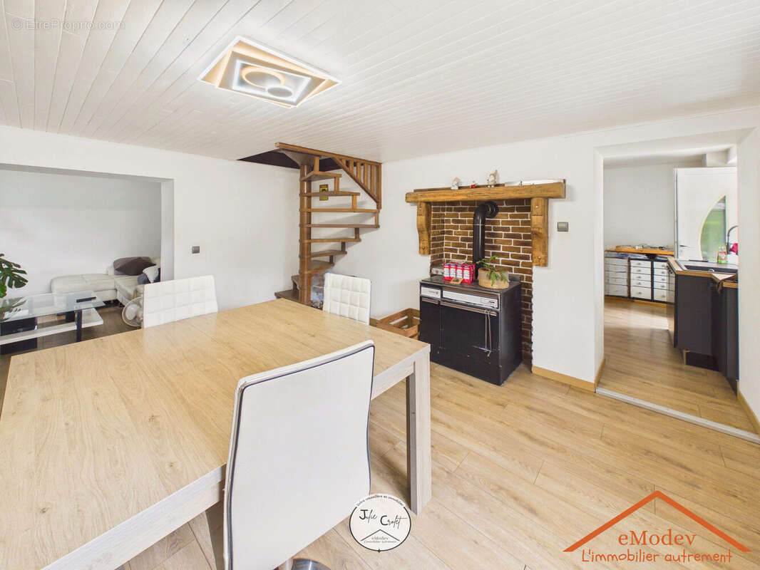 Maison 100 m² à Charmois-L'orgueilleux  - photo 6