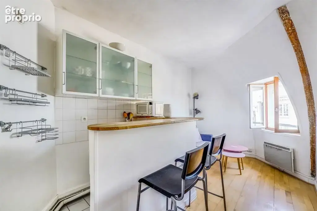 Deux pièces avec vue dégagée au coeur du Marais - photo 4