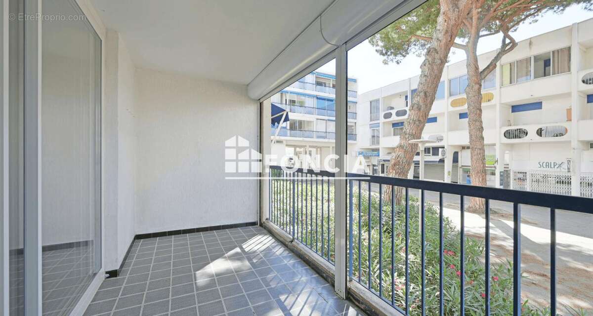 CENTRE VILLE - T2 de 52m2 avec sa loggia de 10m2 - photo 2
