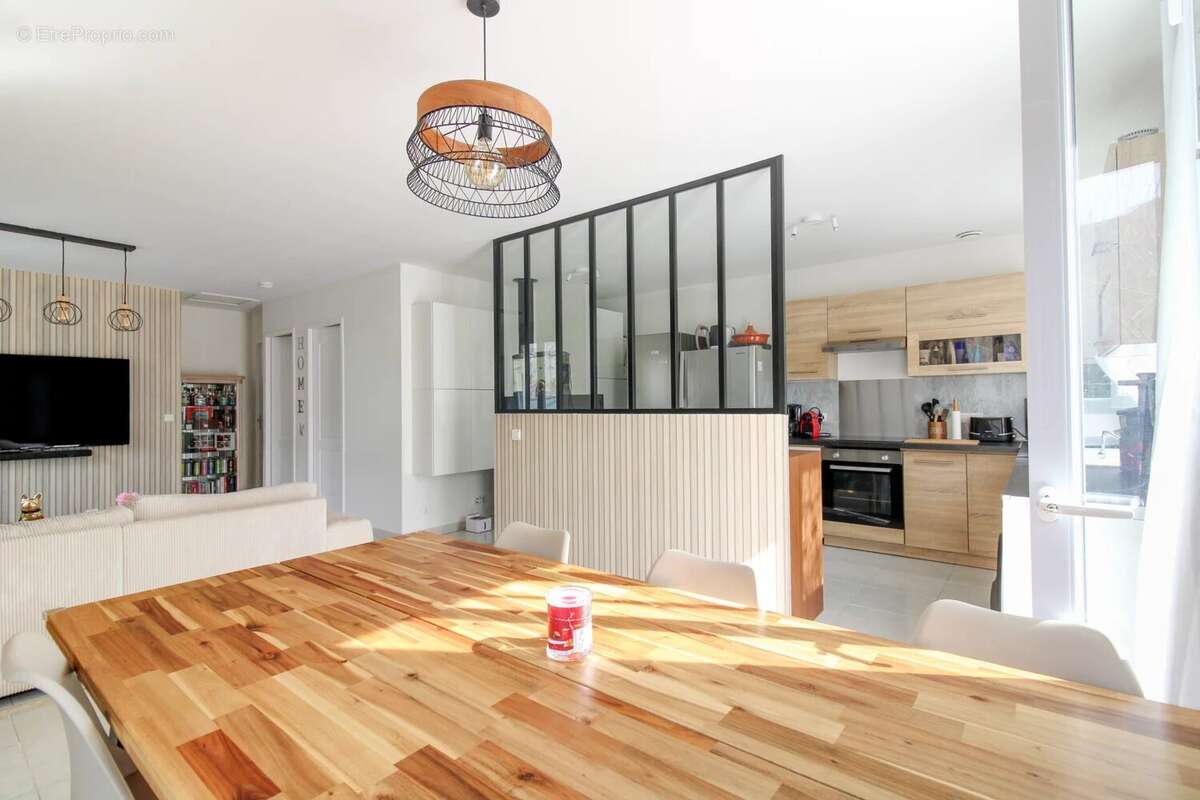 Maison à LA TOUR