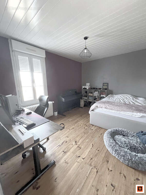 Maison à PUY-GUILLAUME