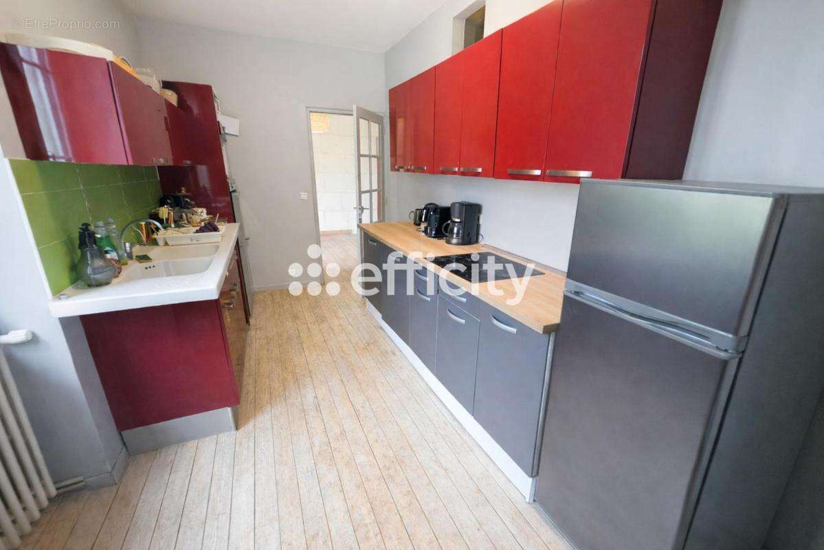 Maison à NEUILLE-PONT-PIERRE