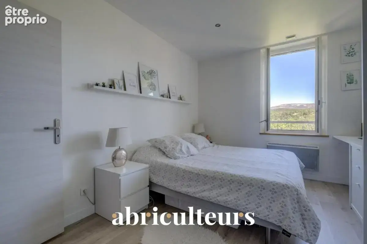 Spacieux appartement traversant de 103,72 m² en vente à Montauroux (83440) - photo 7