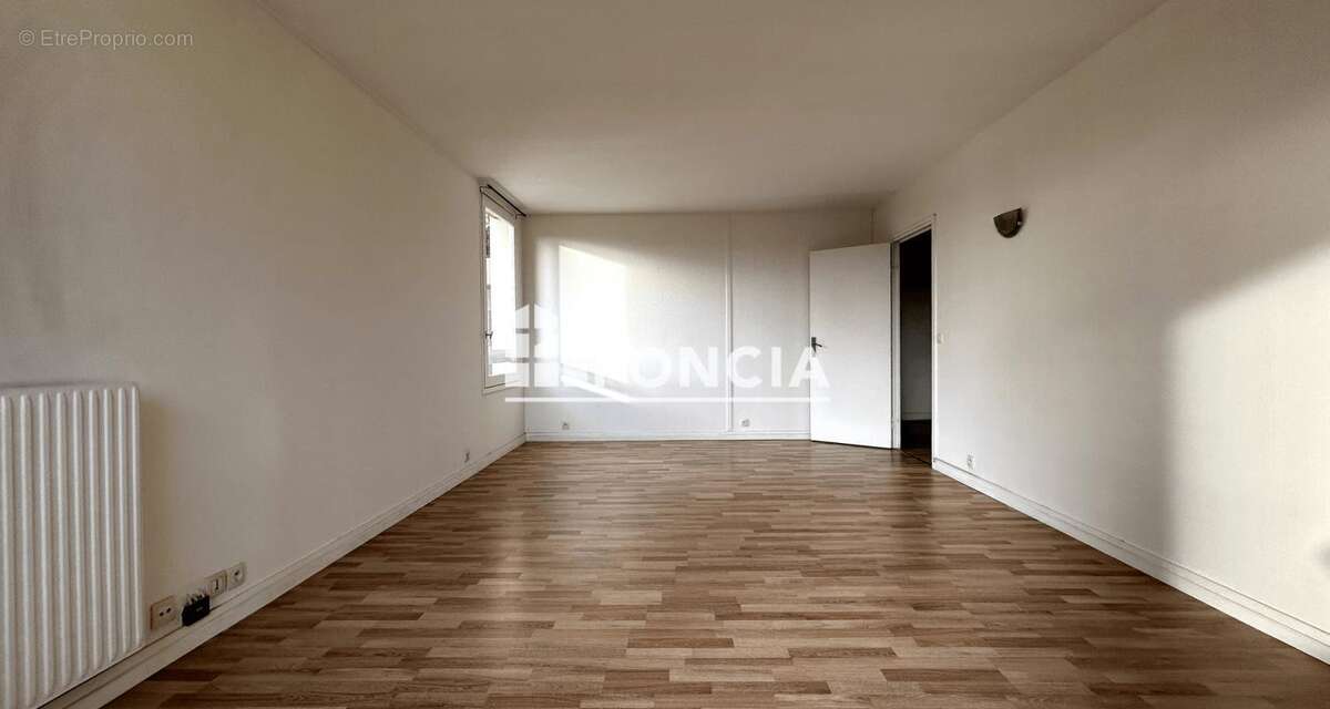 Appartement à CORBEIL-ESSONNES