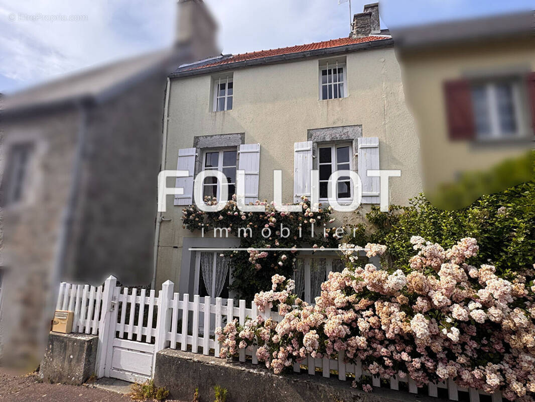 Maison à AGON-COUTAINVILLE