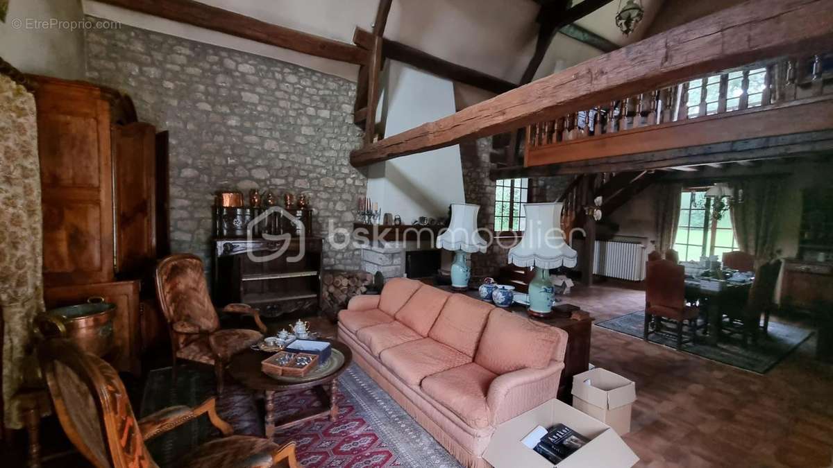 Maison à NANTEAU-SUR-LUNAIN