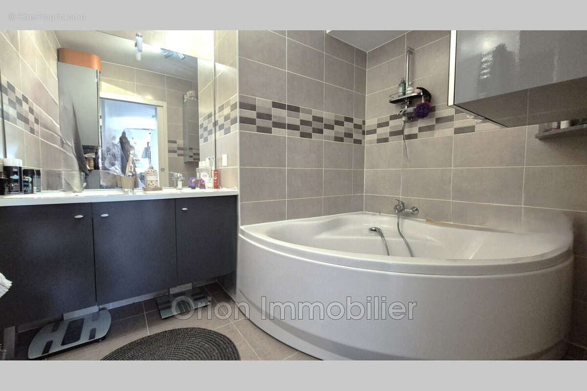 Appartement à MANDELIEU-LA-NAPOULE