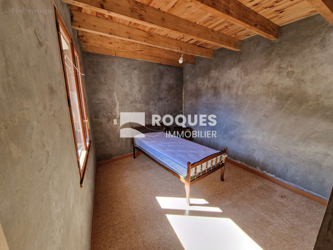 Sur la commune de Castanet-le-Haut, à vendre charmante maison de village 4 pièces d'environ 75 m2 avec garage - photo 17