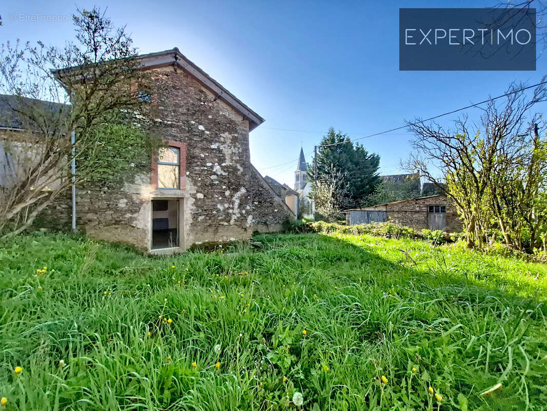 Ensemble immobilier unique : 2 maisons rénovées + studio + grange + 2 800 m2 de terrain   rentabilité & qualit - photo 31