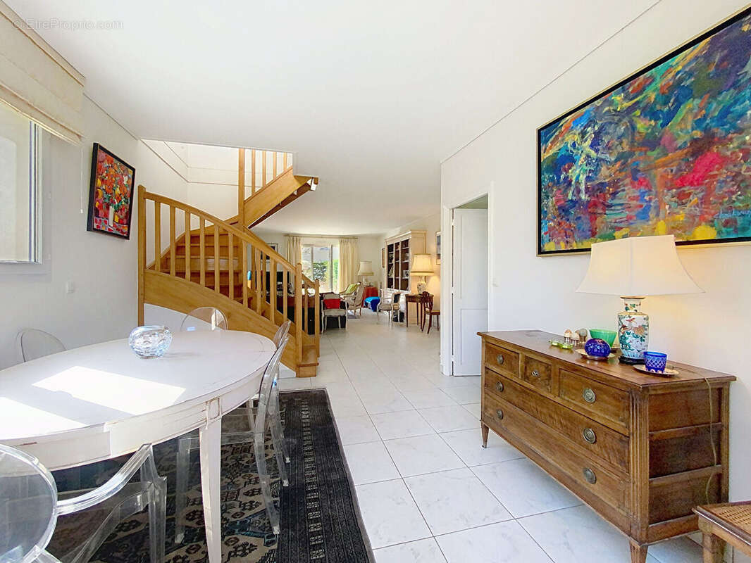 APPARTEMENT D EXCEPTION  DUPLEX 5 /6 pièces  avec terrasse privative de 27m² et jardin privatif - photo 7