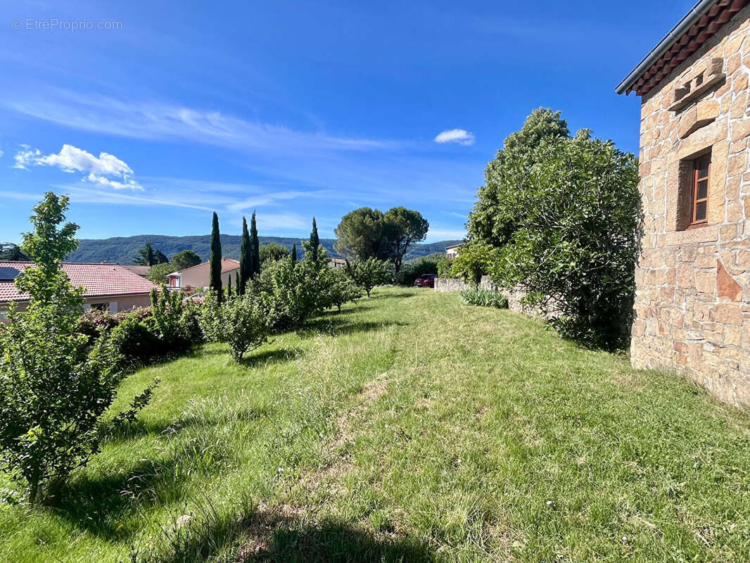 Maison 173m2 avec piscine - 5 chambres - 2 garages - terrain 2000 m2 - VEYRAS - photo 7
