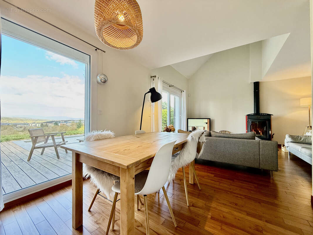 Maison à VILLEFONTAINE