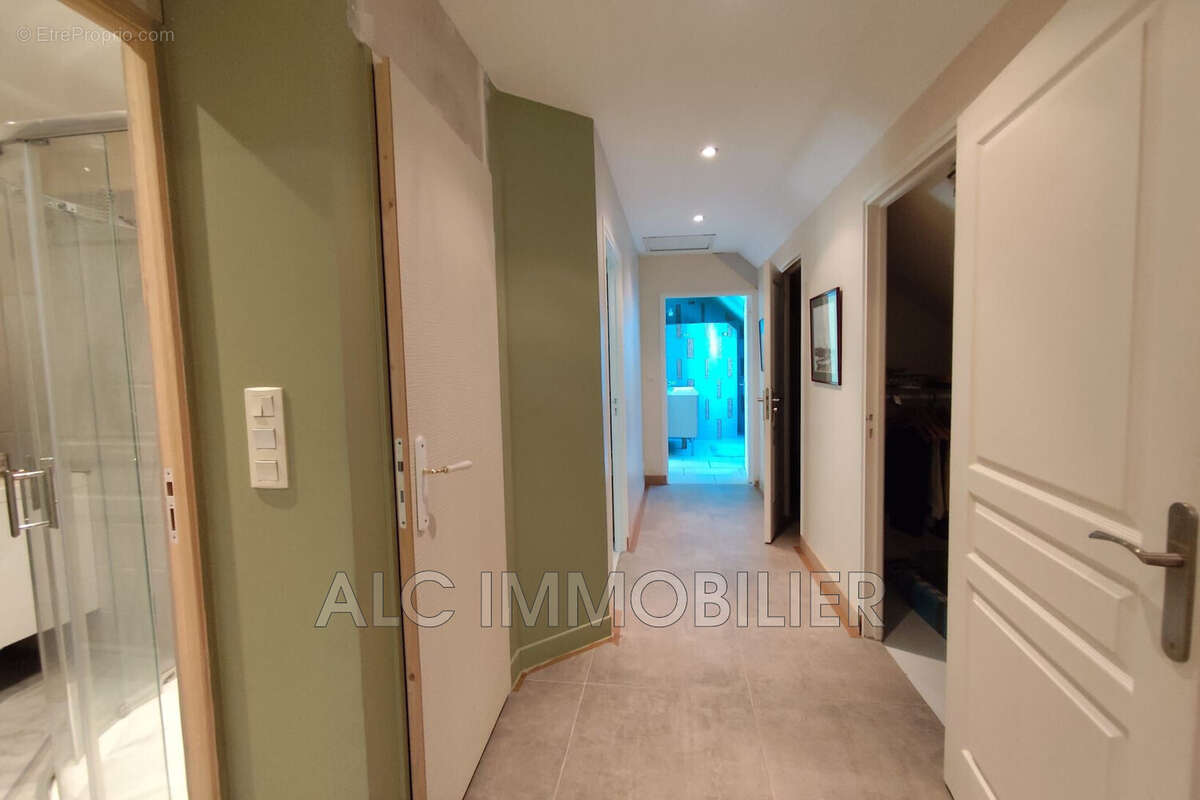 Maison 156 m² à Cerise  - photo 4