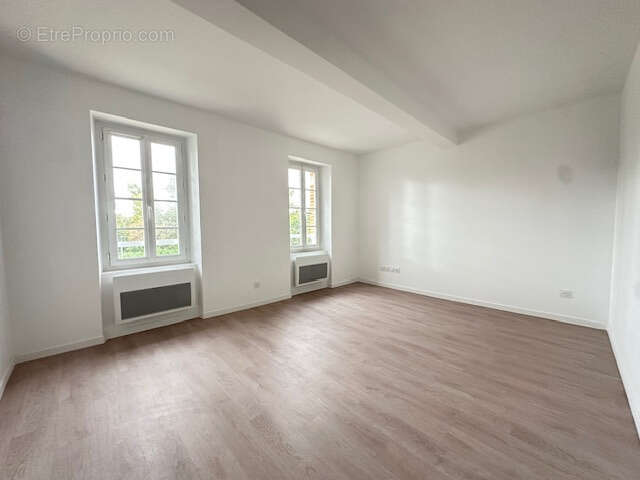 Appartement à DREMIL-LAFAGE