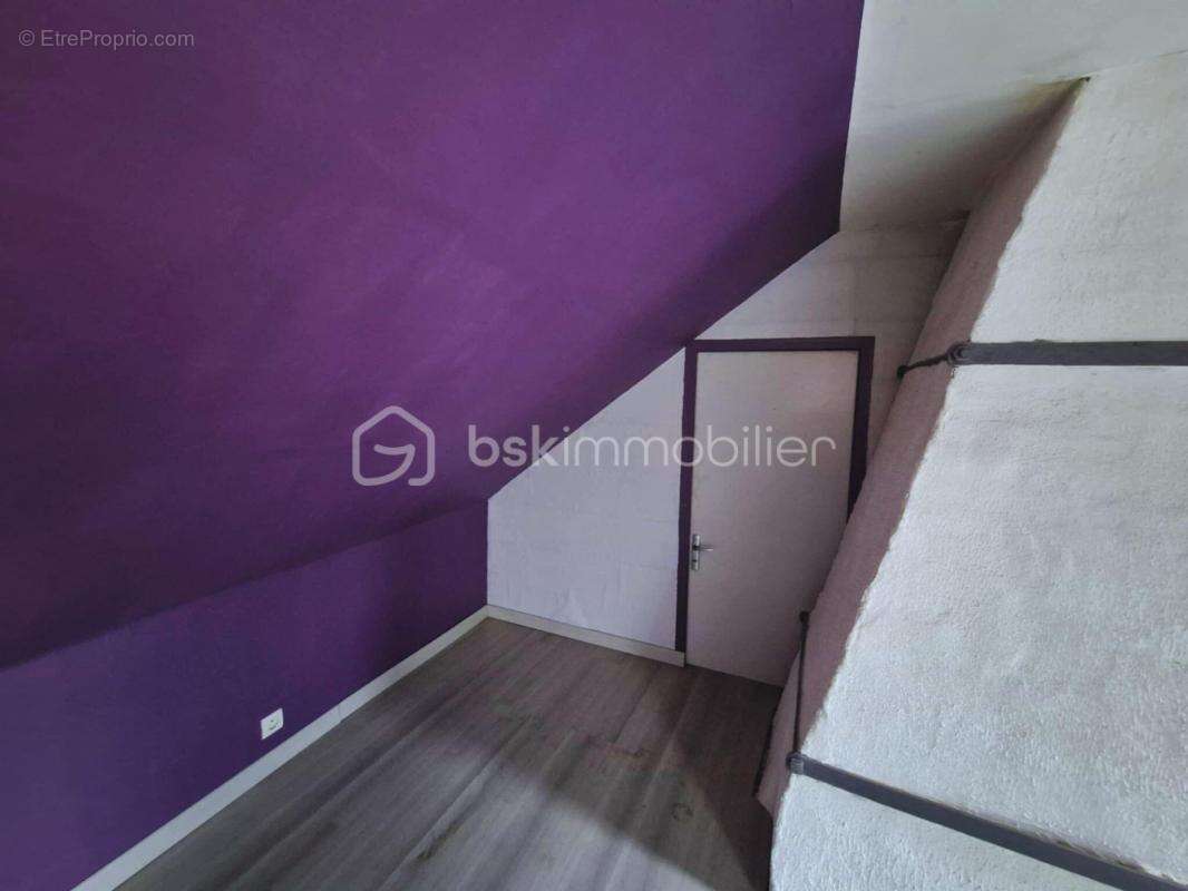 EXCLUSIVITÉ à vendre Maison 111 m² Terrain clos de 1 629 m², deux Dépendances et Garage – Gros potentiel à personnaliser - photo 13