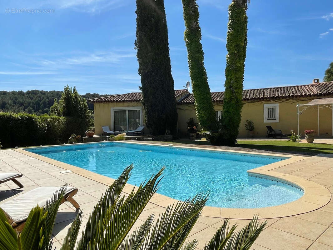 Maison à LE CASTELLET