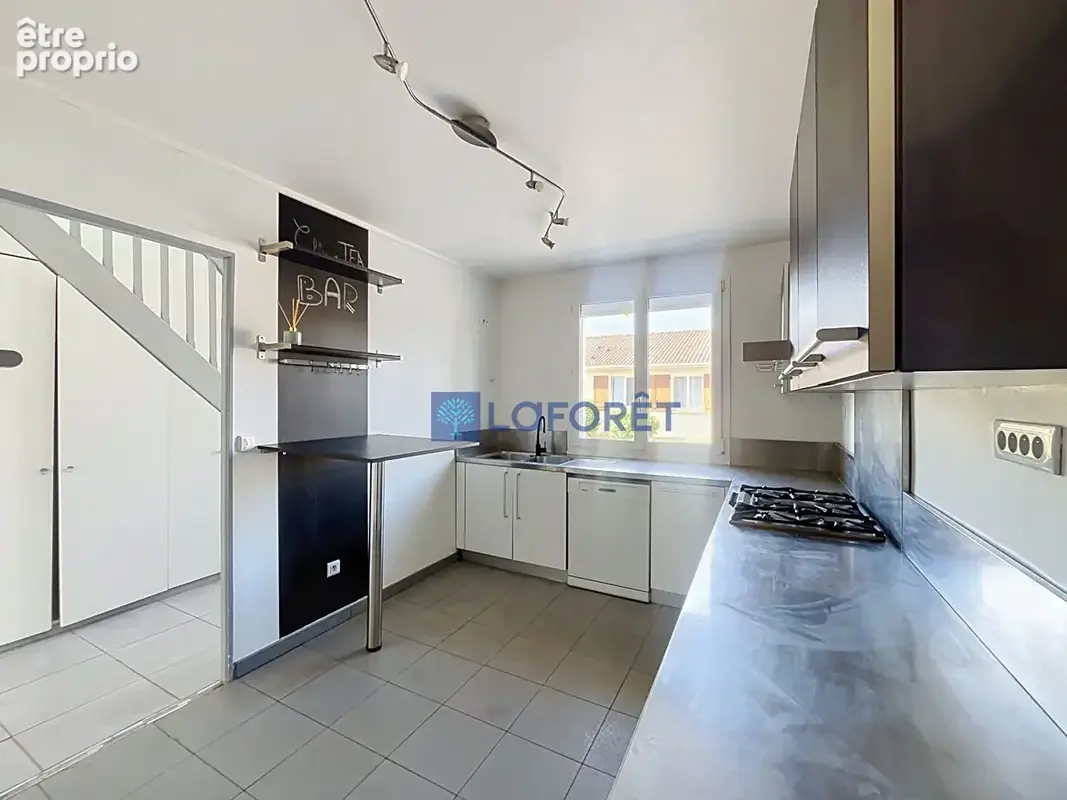 Maison 6 pièces 4 chambres - Quartier des fleurs - SAINT-PIERRE-DU-PERRAY - photo 8