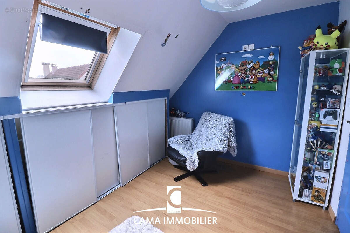Maison individuelle de 6 chambres sur un terrain de 389m2 dans un quartier recherché de Fontenay-le-Fleury - photo 8