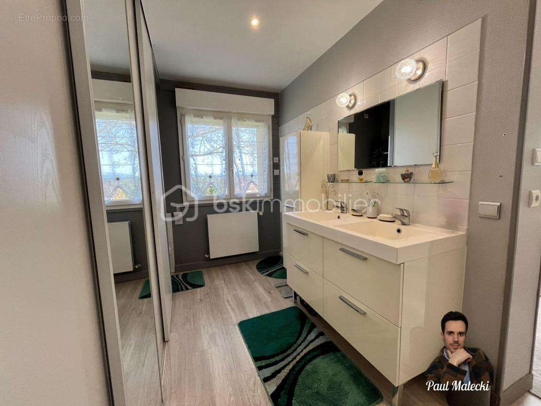 Maison à LA TOUR-DU-PIN