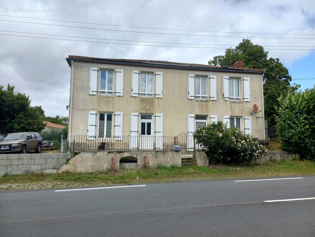 Maison à SAINT-MESMIN