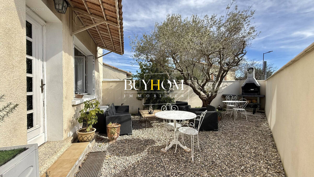 Maison à L'ISLE-SUR-LA-SORGUE