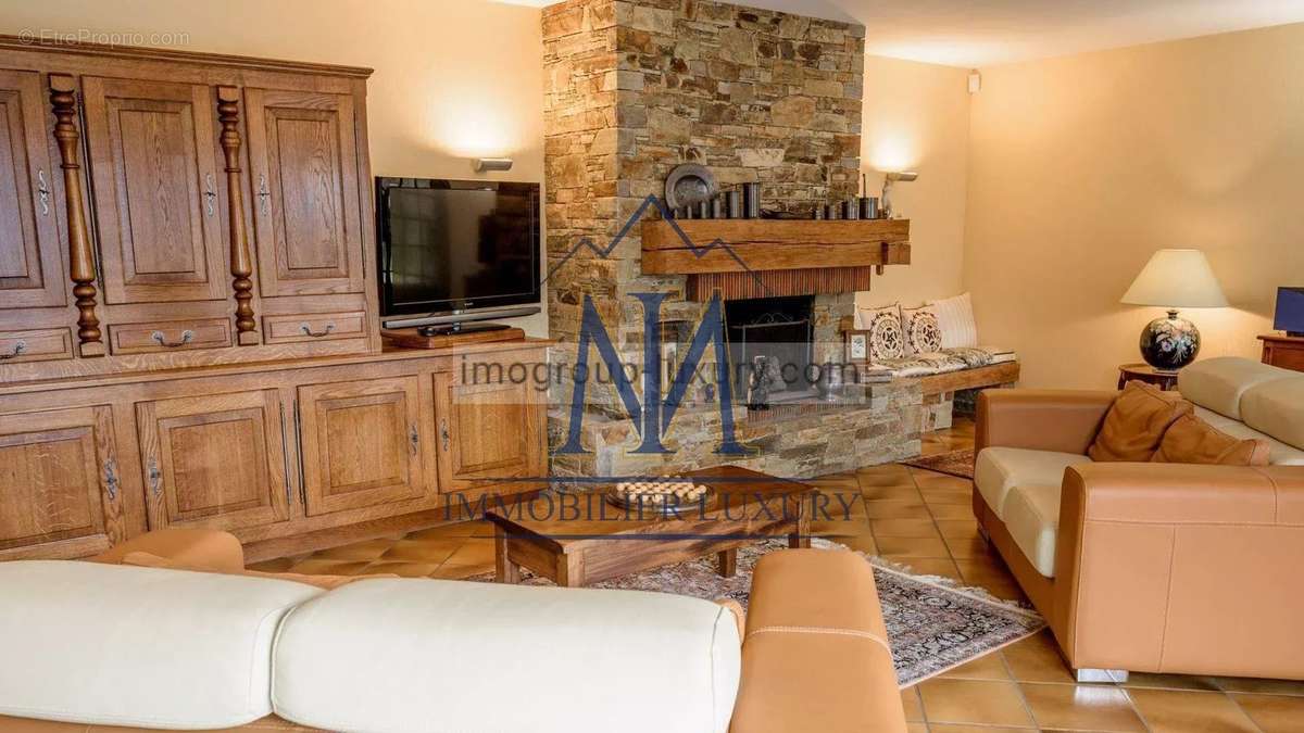 Maison à CHATILLON-SUR-CLUSES